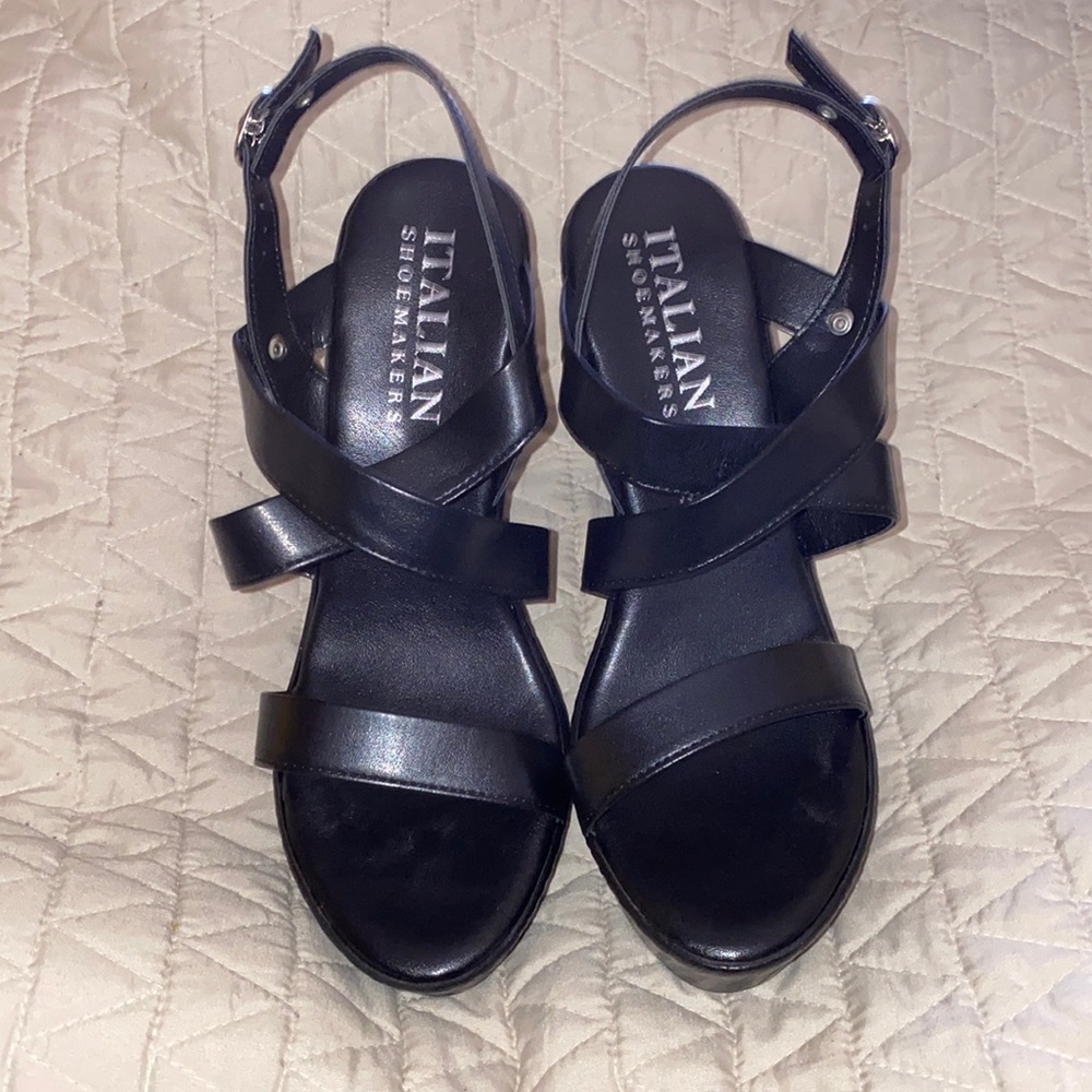 Italian shoemaker size 8 platform shoe silver hardware, black leather